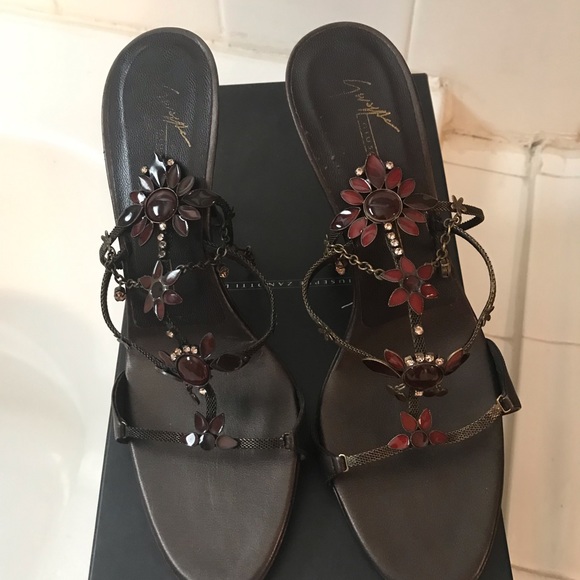 Zanotti - Picture 1 of 6